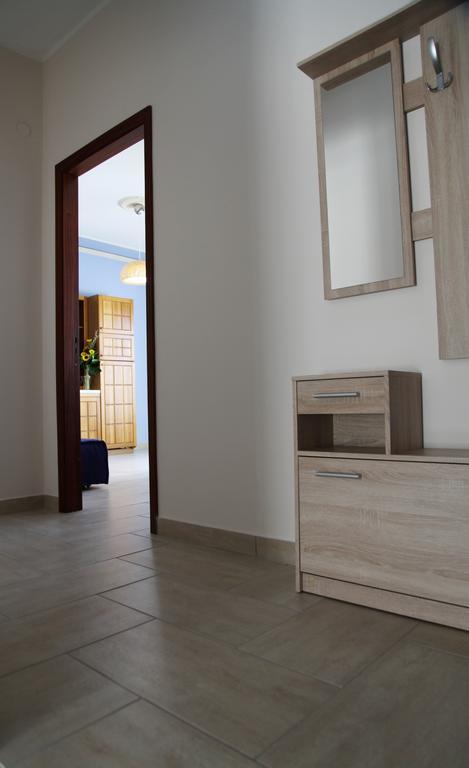Casa A Riba U Mari Lägenhet Riposto Rum bild