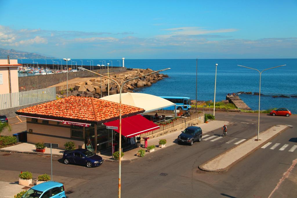 Casa A Riba U Mari Lägenhet Riposto Rum bild
